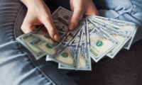 国金证券：看好苹果产业链及AI驱动的智能眼镜和自主可控半导体
